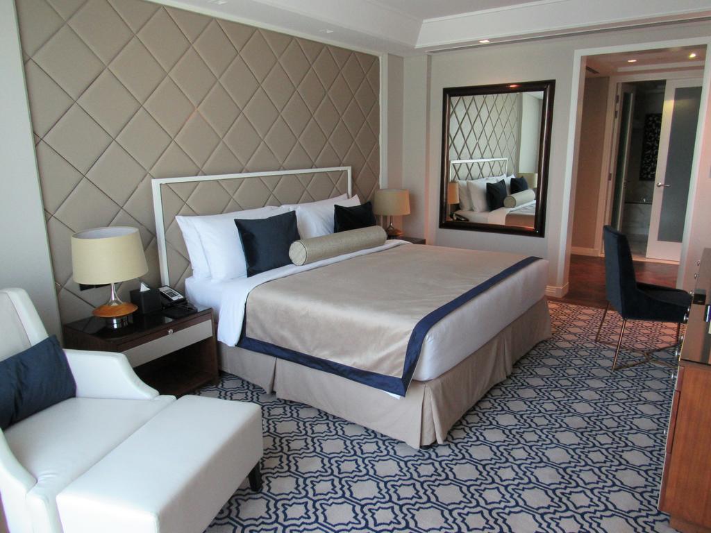 Luxury Suite With Burj View