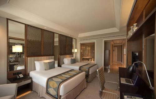 Club Twin Room With Burj View