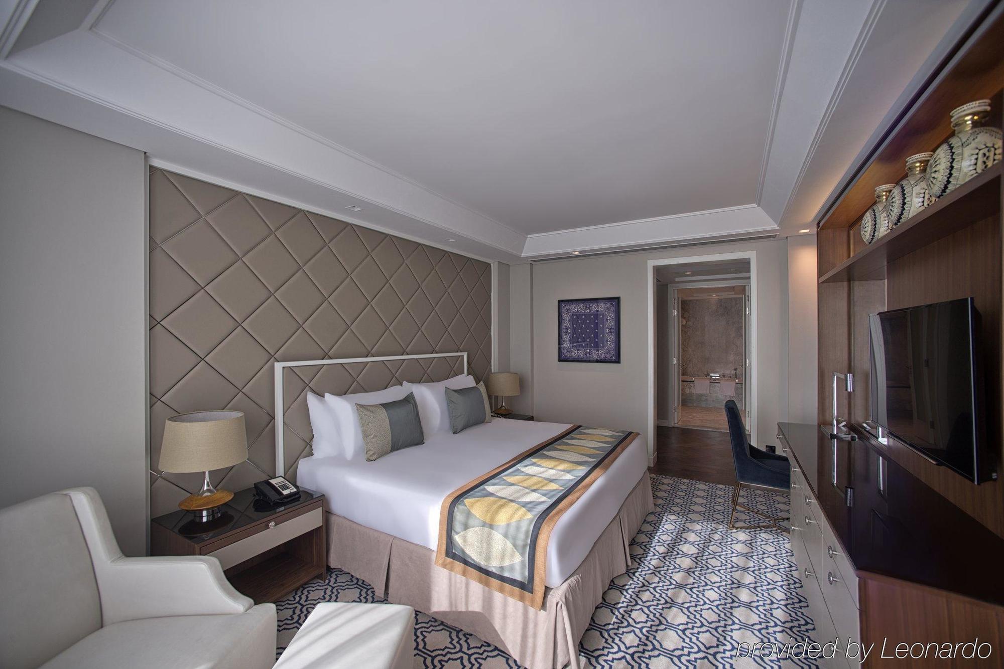 Luxury Suite Burj View